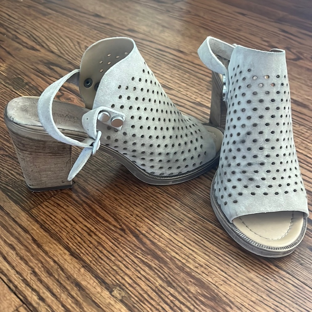 Barbara Barbieri Tan Perforated Suede Leather Block Heel Sandals 10.0